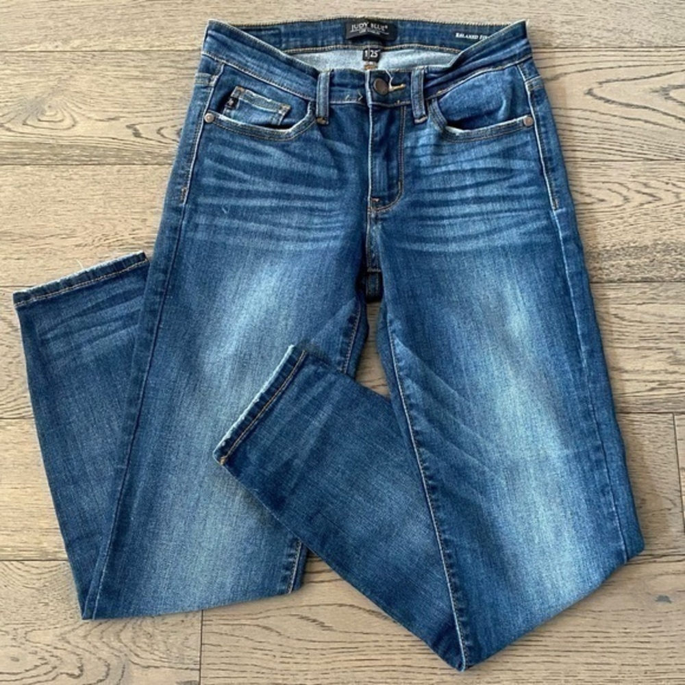 Judy Blue Relaxed Fit Ankle Jeans